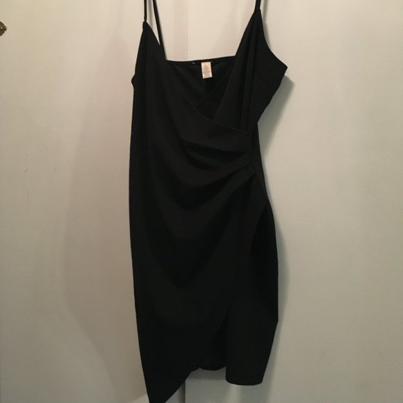 Dresses & Skirts - Little Black Dress